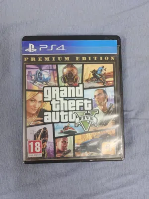 CD PS4 .... GTA 5 بحالة الوكالة للبيع بسعر مميز