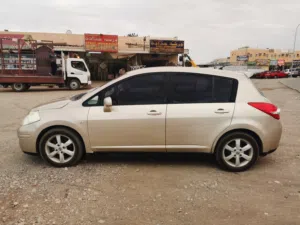 نيسان تيدا هاتشباك 2009 بحالة ممتازة مع تأمين ومواصفات خليجية