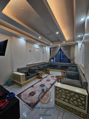 شقة مفروشة 4غرف نوم ب600$دولار فقط في برج سكني راقي جدآ معا اصنصير ومواقف سيارات وحراسة وكيمرات
