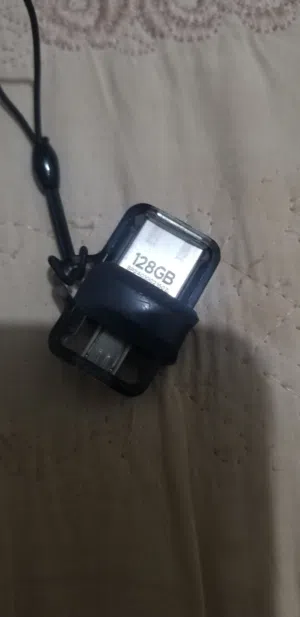 ذاكرة فلاش سانديسك (SanDisk) بسعة 128 جيجابايت