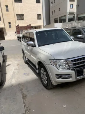 Used Mitsubishi Pajero in Farwaniya