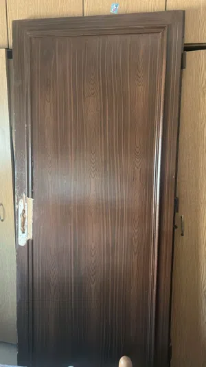 غرفة نوم كاملة للبيع بسعر مغري – بحاجة تصليح بسيط (ابواب الخزانة)