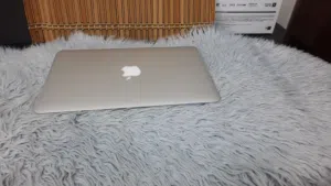 MacBook Air 13 Inch Core i5 1.3ghz 4gb  مستعمل بحاله ممتازه RAM 128GB SSD