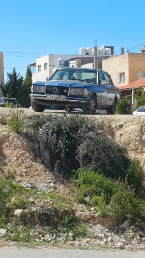 مرسيدس للبيع اوالبدل على سيارة او دراجة مديل 84