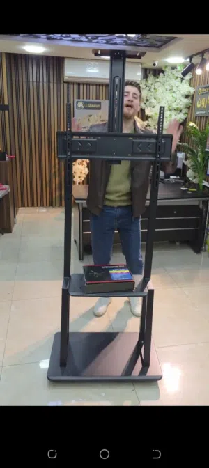 ستاند متين وقوي – بيشيل الشاشة بكل أمان  مع حمالة تلفزيون متحركة  للجدران هدية إمكانية التحكم