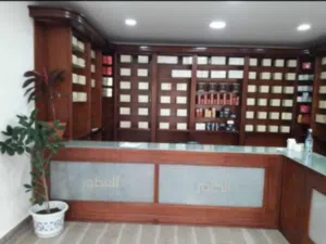 ديكور محل للبيع