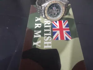 قابل للتفاوض ساعة ستوك اوروبي اصلي British army قياس 41mm معدن فضي مع علبة British armyالعلبة قماش