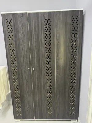 خزانة ملابس