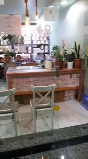 محل زهور مجهز بالكامل مع منصات البيع الاكترونيه