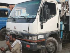 Mitsubishi Fuso Canter ناقل الحركة قير عادي (Manual ديزل موديل 2002