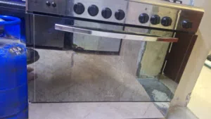 غاز  فرن للبيع مع جرة غاز كبيرة