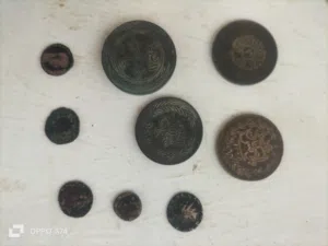 عملاة نحاسية للبيع. عمرها 1885.1875