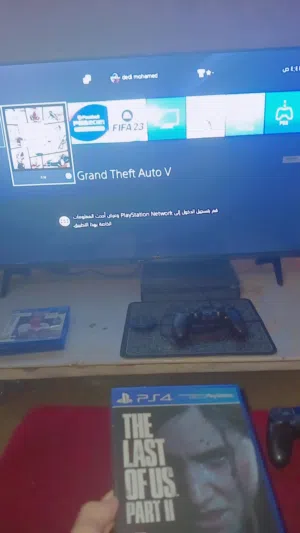 Ps4 معاه 12cd و 4 منات وحالته كامل ماهي واعر  Ps4 slim  مزالت جديد معاه 12 لعبه وزينين