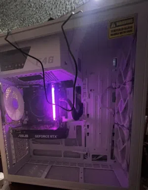 pc كل مواصفاته مكتوبه بالورقه