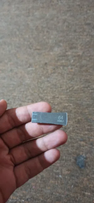متوافر فلاش USB 64قيقا بسعر ممتاز