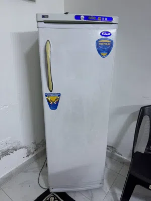فريزر بحالة ممتازة
