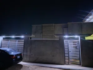 منزل للبيع يسكن عيله كبيره. وبناء ممتاز جدااا