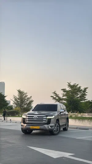 Used Toyota Land Cruiser in Muscat