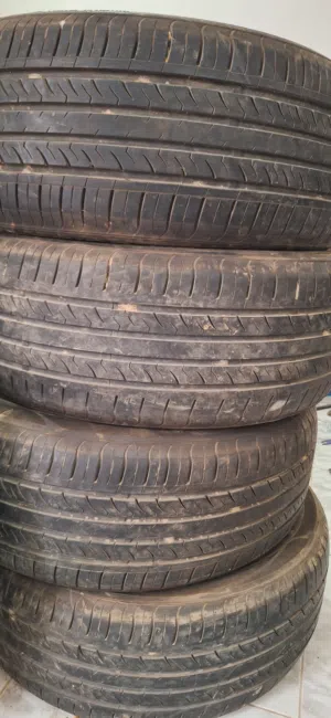 ديسكوات سيراتوا 17 ايطارات شبه جديده