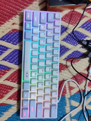 للبيع بكج (كيبورد+محول) للكونسول ps4_5 كيبورد ميكانيكي (MageGee TS91): إضاءة RGB خرافية