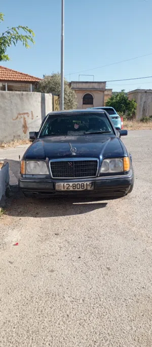 سياره مرسيدس بطه 95 لا تشتكي من اي عيوب مكنيكيه الدهان جيد قابله للتفاوض و قابله للبدل على هايبرد