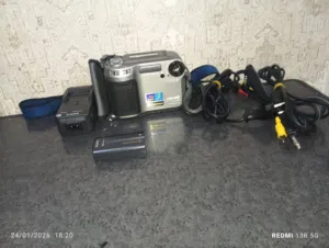 للبيع كاميرا سوني شغلها ميه ميه المواصفات في الوصف السعر 35