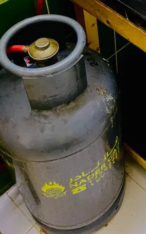 Gas cylinder with regulator 30 bd (Nader gas)