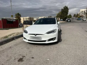تسلا موديل S موديل 2017 P100D  اعلى تصنيف من فئتها بحاله ممتازه فحص كامل