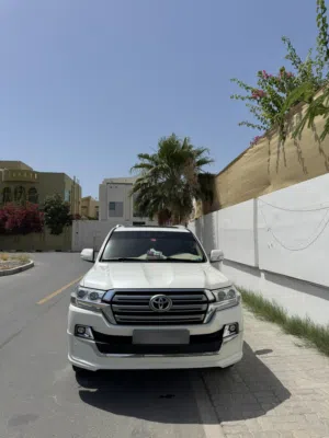 Used Toyota Land Cruiser in Sharjah