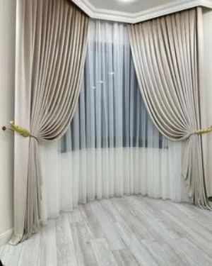 "ستائر مخصصة بأسعار منخفضة لمنزلك" "Customized Curtains at Low Prices for Your Home"