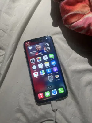 Apple iPhone X 64 GB in Central Governorate