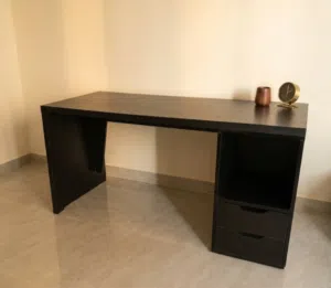 ميز حاسبة طول 150 سم و عرض 60 و ارتفاع 73