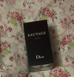 ديور سوفاج بارفام (100 مل) Dior Sauvage Parfum 100 ml جديد بتغليف المصنع