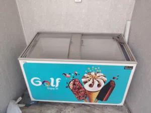 عارضات ايس كريم