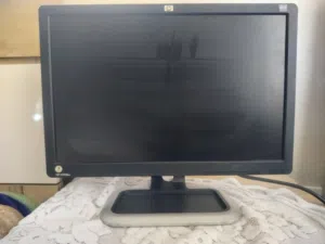شاشه HP بحاله الوكاله