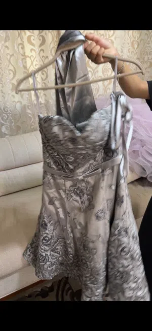 فساتين سهره للبيع بسعر رمزي