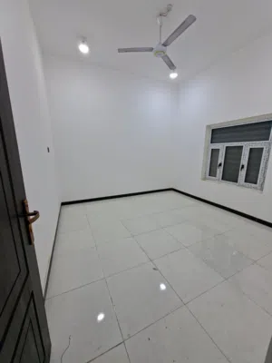 مشتمل للايجار بدور الضباط طابق ارضي معزول
