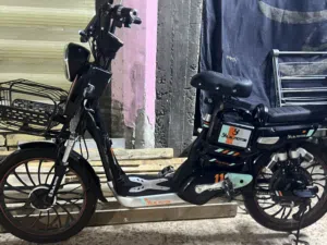 4 بطاريات الدراجة ماماشية اقل من 2كيلو لا مزلوغك ولا شي