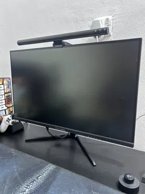 شاشة gameon gaming monitor 2k QHD 120hz نضيفه جداً لدرجة متفرق بينها وبين الجديدة