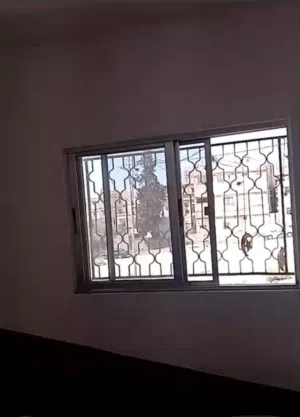 شقة للايجار مجددة 3 غرف
