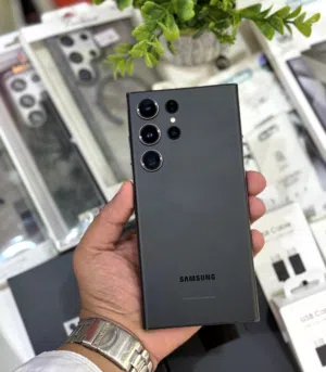 بأقل سعر : Samsung S23 ultra 256gb هواتف بحالة الوكالة بدون اي شموخ أو مشاكل و مع ضمان و بأقل سعر