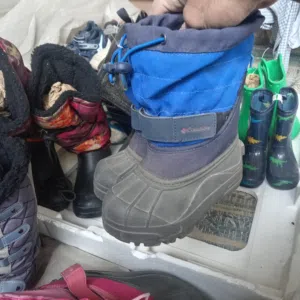 شروه بوت أطفال صيفي_ شتوي – بيع جملة  للبيع 41 جوز بوت أطفال (ولادي وبناتي)  بحالة جيدة