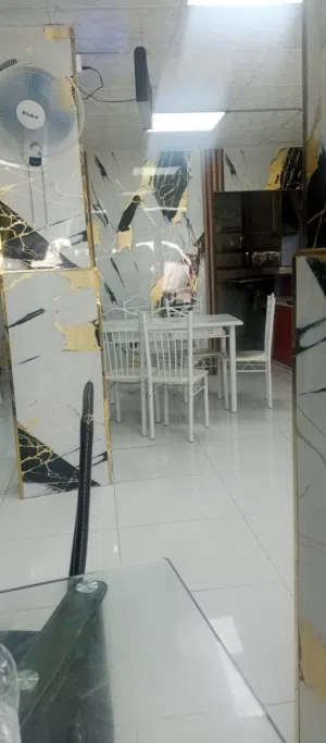 شريك لمطعم في البريمي