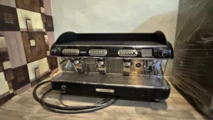 مكينة قهوه احترافيه ماركة سانريمو صناعه ايطالي 3 قروبات