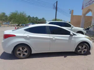 Used Hyundai Elantra in Al Dakhiliya