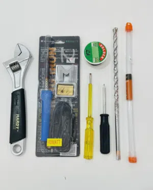 Hand Tools and Soldering Iron 40 Watts for Sale for Traveling Purposes عدة يداوية مع ماكينة تلحيم