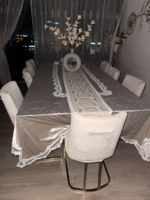 طاولة سفرة 8 أشخاص