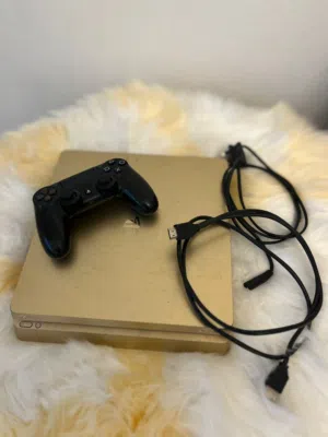 للبيع بلايستيشن 4 سليم 500GB (PS4 Slim)