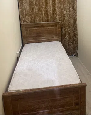 سرير مشاركه لشاب