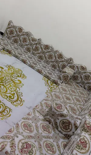 كعده جلسه اربع منادر مع تكيات وحده زاويه وأربع تكيات صغار
